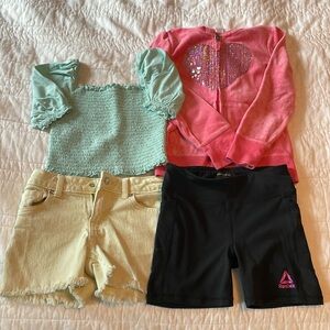 ⭐️🩷Lot of Size 6 Clothes - shorts, top, hoodie